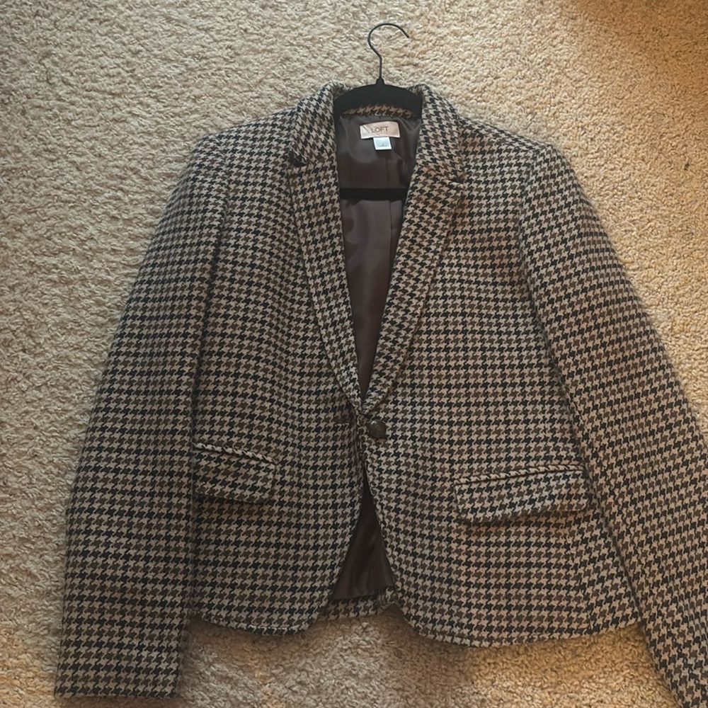 Loft blazer with pockets!